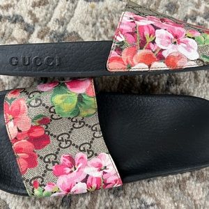 GUCCI Blossoms 38.5 Slides